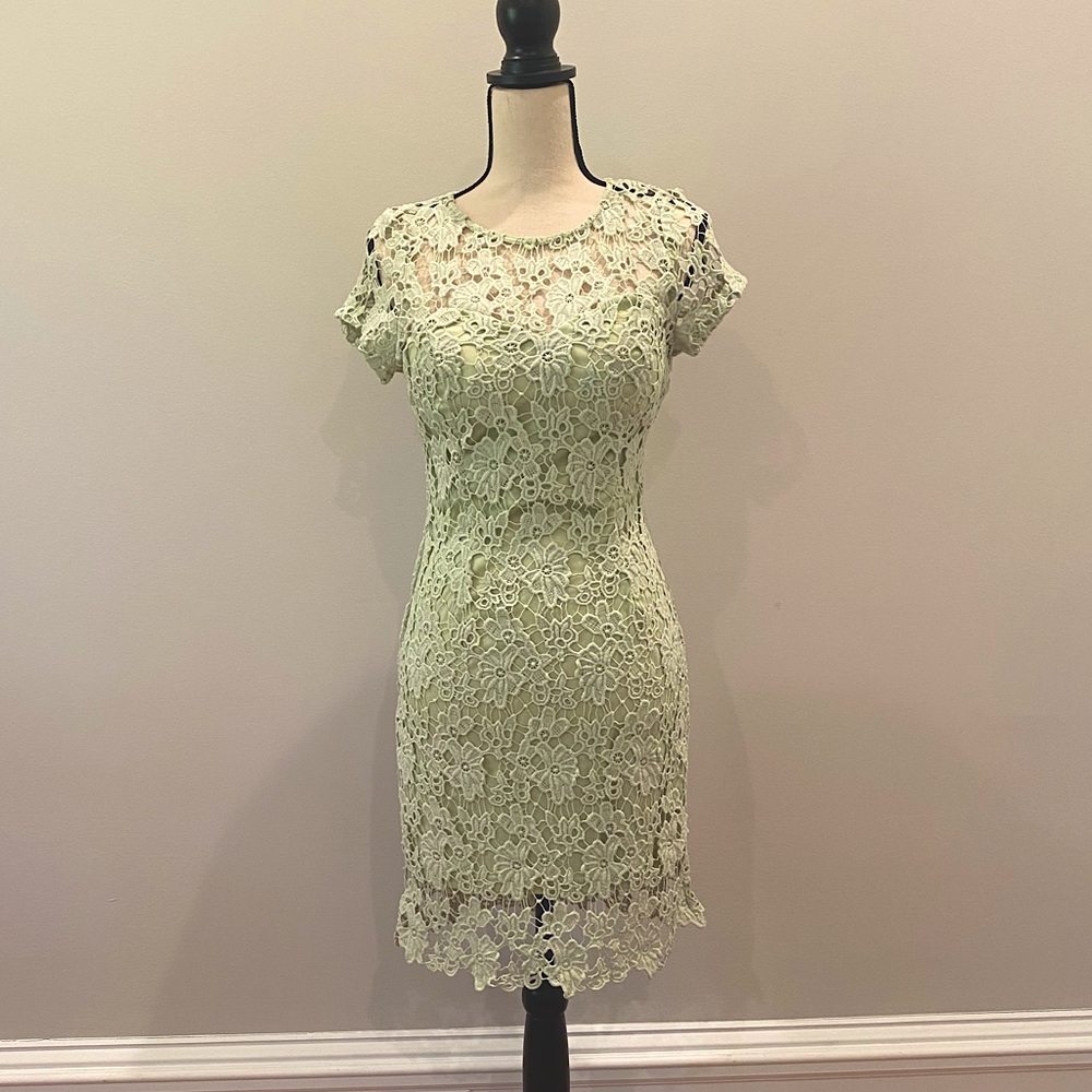 Boutique Lace Dress / Size M